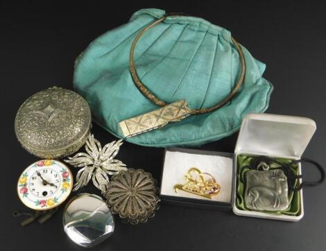 A quantity of vintage costume jewellery