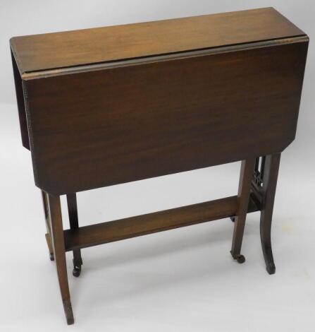 An Edwardian mahogany Sutherland type table