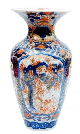 An Imari porcelain vase