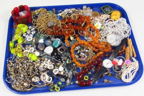 A quantity of modern costume jewellery