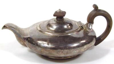 A George IV silver teapot