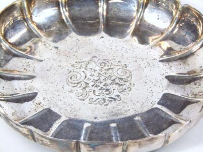 A George II silver dish - 2