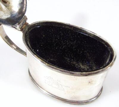 A George V silver mustard pot - 4