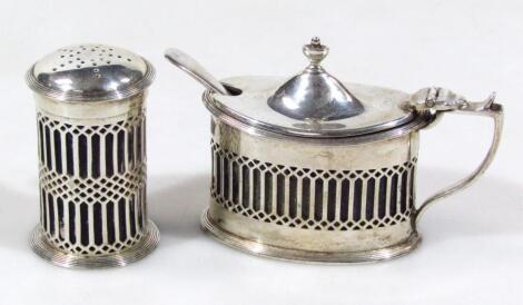 A George V silver two piece cruet set