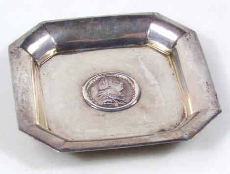 A George IV silver dish