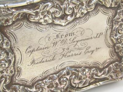 A Victorian silver and silver gilt snuff box - 2
