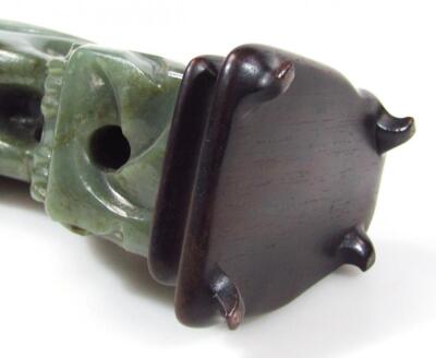 A pair of polished jade carvings - 7