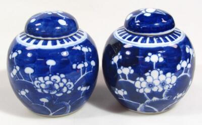 A 19thC Chinese blue and white vase - 19