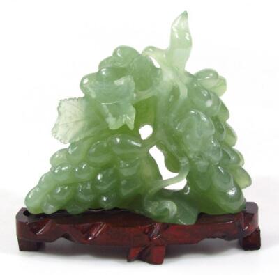A modern green jade carving of bunches of grapes - 3