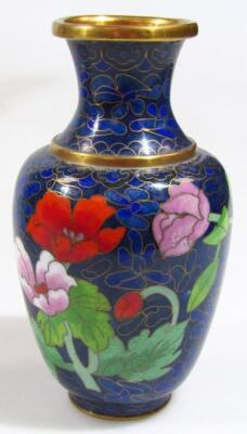 A 19thC Chinese porcelain loving cup with bulbous body and entwined handles - 13