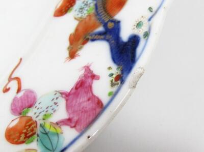 An 18thC Chinese porcelain plate - 4