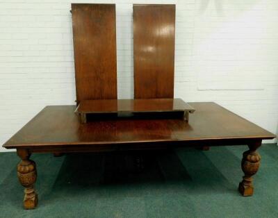 A 19thC Maple & Co oak extending dining table - 4
