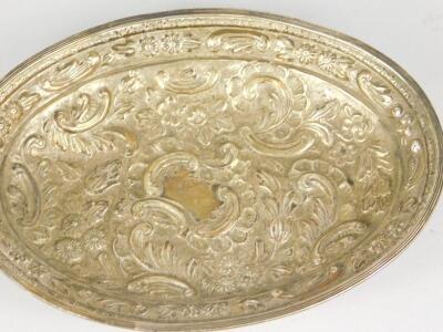 A late 19th/early 20thC Continental white metal oval dish - 2