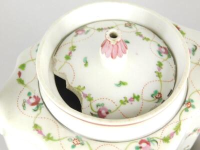 An early 19thC Newhall porcelain four sided teapot - 2