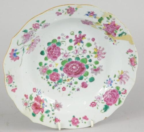 A 19thC Chinese famille rose wavy edge porcelain plate