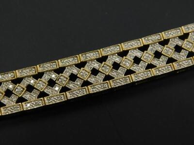 A diamond illusion set bracelet - 2