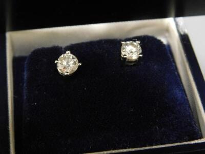 A pair of 18ct white gold diamond stud earrings - 2