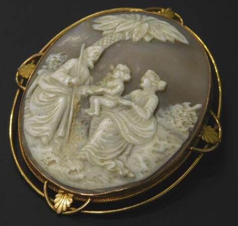 A Victorian oval cameo brooch