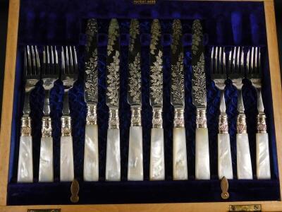 An oak canteen of Edwardian silver - 3