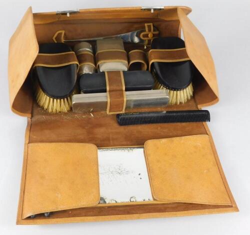 An early 20thC leather gentleman's vanity case