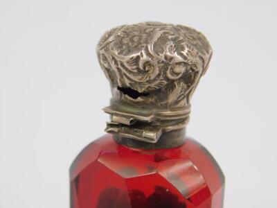 A Victorian porcelain scent bottle - 2