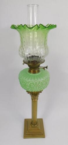 A late 19thC brass Corinthian column oil lamp