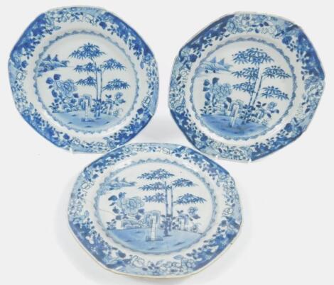 A set of three Chinese blue and white Nankin Chinese export plates