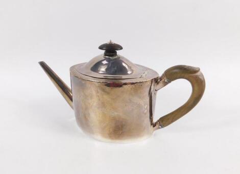 A George III silver teapot