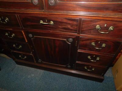 A George III mahogany clothes press in the manner of Thomas Chippendale - 3