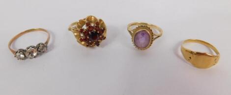 A 9ct gold and amethyst dress ring