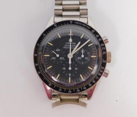 A gentleman's Omega Speedmaster Professional chronograph stainless steel wristwatch