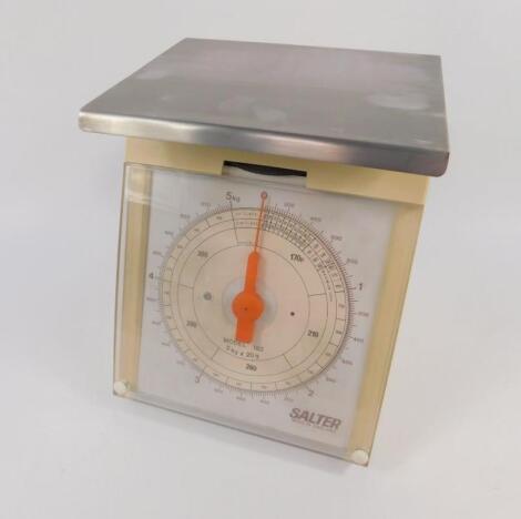 A set of Salter cream postal and parcel scales