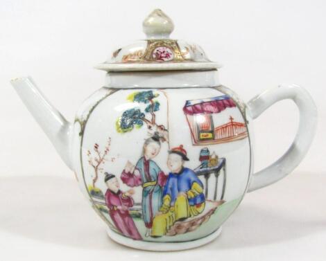 An 18thC Chinese Export porcelain teapot