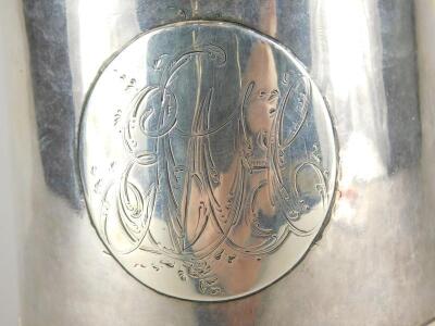 A George III silver tankard by William Grundy - 2