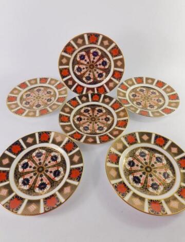 A set of six Royal Crown Derby Old Imari pattern plates