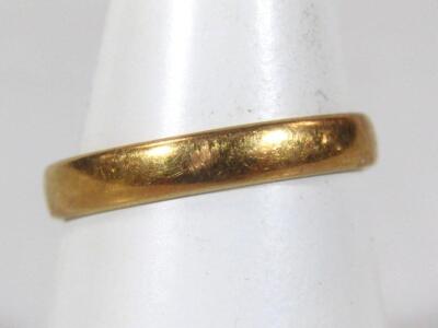 A 22ct gold wedding band