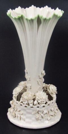 A late 19th/early 20thC Belleek porcelain centrepiece