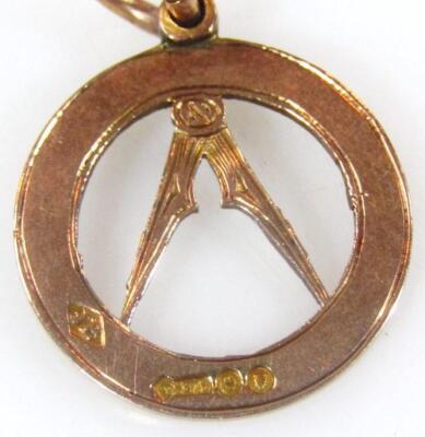 A 9ct gold masonic pendant - 4