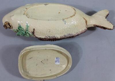 An early 19thC Continental pottery Palissy style fish shaped tureen and cover - 3