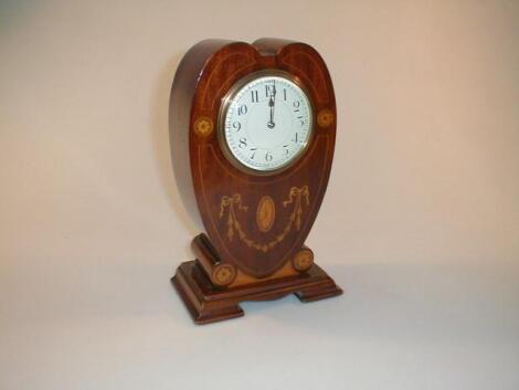 An early 20thC mahogany mantel clock