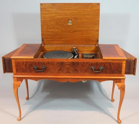 A Garrard SP 25 MkV turn table