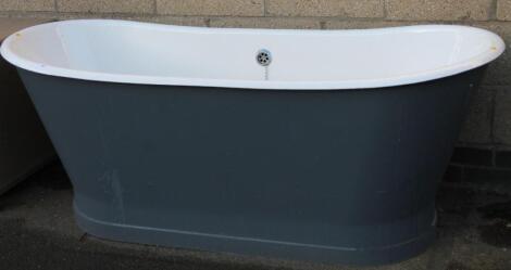 A modern tub style bath