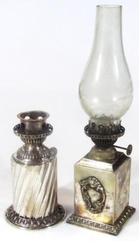 A very early 20thC table oil lamp