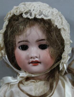 An early 20thC SFBJ porcelain bisque head girl doll - 2