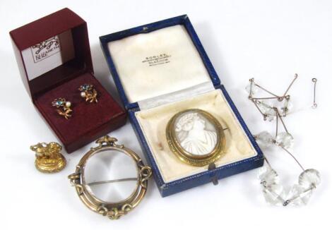 A collection of Victorian and later jewellery