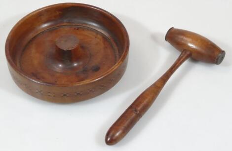 A very early 20thC Tunbridge style gavel