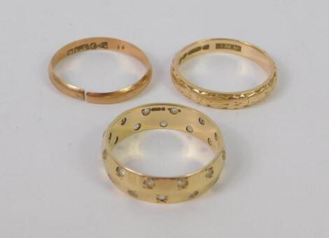 A 9ct gold full eternity ring