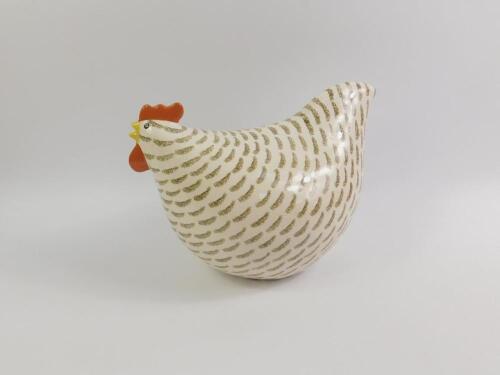 A Heidi Caillard pottery poulette chicken