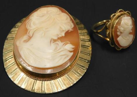 Two 9ct gold cameo jewellery items