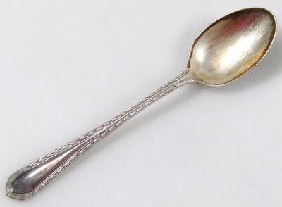 A cased George V silver teaspoon - 2